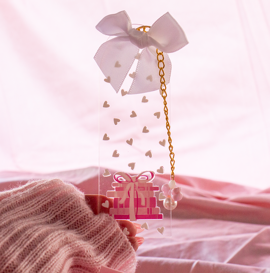 Gift Stack Heart Bookmark – Romantic with Gold Chain & Satin Bow